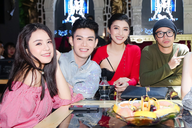 Lam Trường &ldquo;khoe&rdquo; anh trai ruột, &ocirc;m chặt Ti&ecirc;u Ch&acirc;u Như Quỳnh - Ảnh 30.