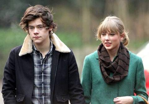 Tom Cruise từng giả vờ nhảy cẫng lên khi nói đang yêu Katie Holmes - Ảnh 4.