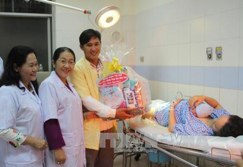 Em bé chào đời lúc 0 giờ 00 phút năm Đinh Dậu 2017 là ai? - Ảnh 1. Em bé chào đời lúc 0 giờ 00 phút năm Đinh Dậu 2017 là ai? - Ảnh 1.