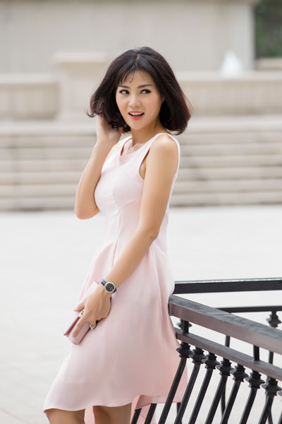 &ldquo;&Aacute;i nữ&rdquo; &ocirc;ng tr&ugrave;m Phan Qu&acirc;n phim &ldquo;Người ph&aacute;n xử&rdquo; khoe con g&aacute;i - Ảnh 2.