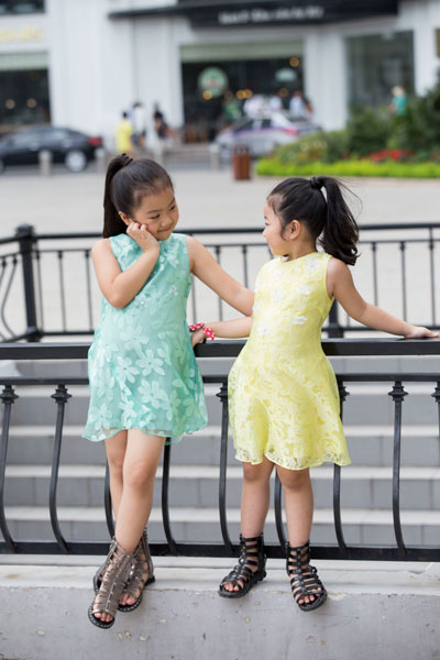 &ldquo;&Aacute;i nữ&rdquo; &ocirc;ng tr&ugrave;m Phan Qu&acirc;n phim &ldquo;Người ph&aacute;n xử&rdquo; khoe con g&aacute;i - Ảnh 14.