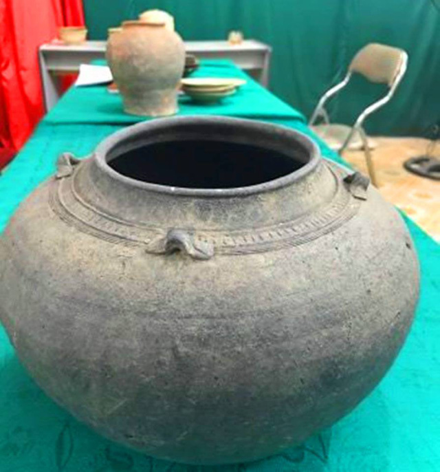 Phát hiện, sưu tầm nhiều hiện vật cổ quý hiếm - Ảnh 2. Phát hiện, sưu tầm nhiều hiện vật cổ quý hiếm - Ảnh 2.