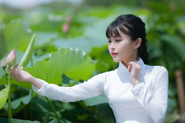 Nữ sinh Bưu chính viễn thông thích đọc sách, yêu hoa sen - Ảnh 14. Nữ sinh Bưu chính viễn thông thích đọc sách, yêu hoa sen - Ảnh 14.