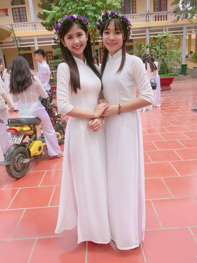 Hot girl mắt lác xinh đẹp như búp bê ngày tốt nghiệp cấp 3 - Ảnh 10. Hot girl mắt lác xinh đẹp như búp bê ngày tốt nghiệp cấp 3 - Ảnh 10.