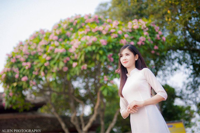 Hot girl mắt lác xinh đẹp như búp bê ngày tốt nghiệp cấp 3 - Ảnh 18. Hot girl mắt lác xinh đẹp như búp bê ngày tốt nghiệp cấp 3 - Ảnh 18.