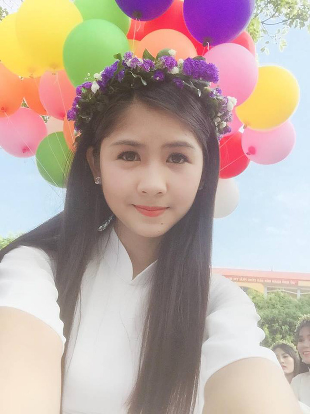 Hot girl mắt lác xinh đẹp như búp bê ngày tốt nghiệp cấp 3 - Ảnh 22. Hot girl mắt lác xinh đẹp như búp bê ngày tốt nghiệp cấp 3 - Ảnh 22.