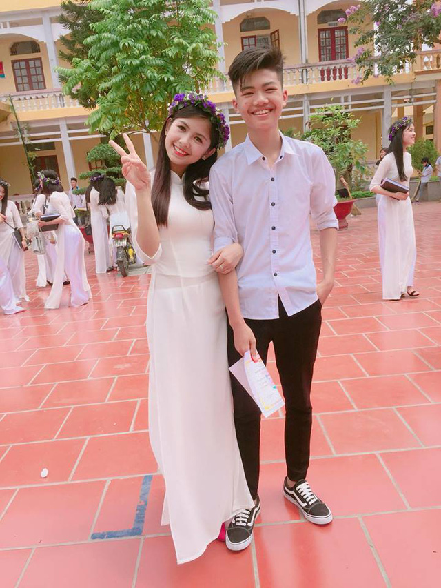 Hot girl mắt lác xinh đẹp như búp bê ngày tốt nghiệp cấp 3 - Ảnh 26. Hot girl mắt lác xinh đẹp như búp bê ngày tốt nghiệp cấp 3 - Ảnh 26.