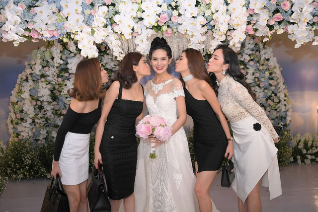 “Người đẹp yêu thích” bí mật làm đám cưới xa hoa - Ảnh 30.