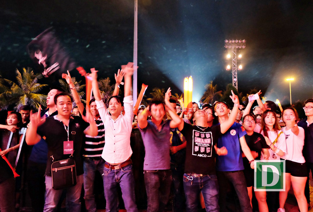Tóc Tiên, Thu Minh lần đầu song ca nóng bỏng sân khấu Đà thành - Ảnh 20. Tóc Tiên, Thu Minh lần đầu song ca nóng bỏng sân khấu Đà thành - Ảnh 20.