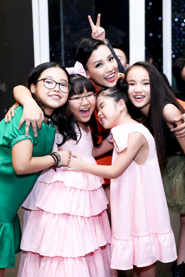MC Hoàng Oanh tìm niềm vui trong công việc sau chuyện tình buồn - Ảnh 16. MC Hoàng Oanh tìm niềm vui trong công việc sau chuyện tình buồn - Ảnh 16.