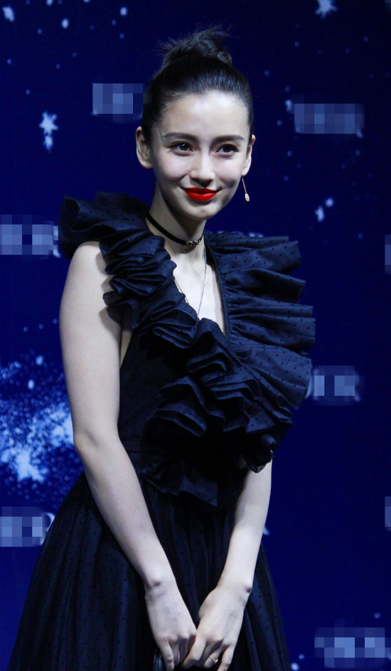 Angelababy đẹp xuất sắc trên thảm đỏ và đời thường - Ảnh 16.