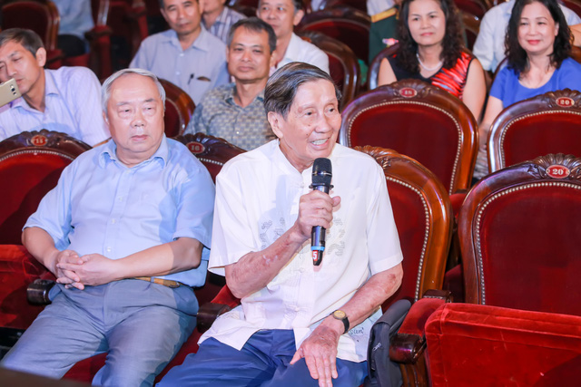 Nhạc sĩ Thuỵ Kha bật khóc khi được nhạc sĩ Phạm Tuyên, Văn Ký ngợi khen - Ảnh 6. Nhạc sĩ Thuỵ Kha bật khóc khi được nhạc sĩ Phạm Tuyên, Văn Ký ngợi khen - Ảnh 6.