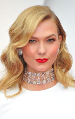 &ldquo;Sao&rdquo; v&agrave; những m&agrave;n khoe trang sức khủng - Ảnh 12.