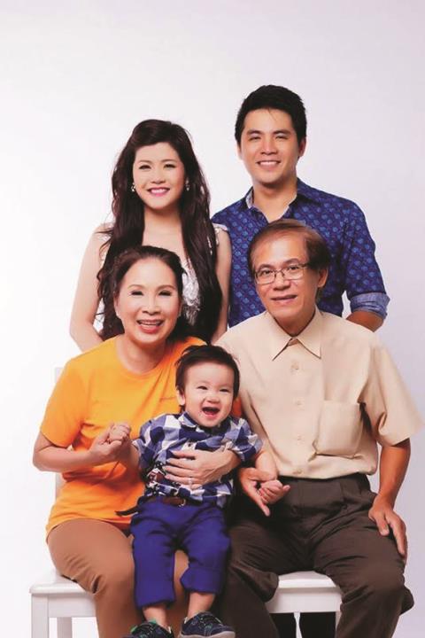 &ldquo;Sao&rdquo; v&agrave; những m&agrave;n khoe trang sức khủng - Ảnh 20.