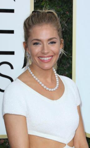 &ldquo;Sao&rdquo; v&agrave; những m&agrave;n khoe trang sức khủng - Ảnh 24.