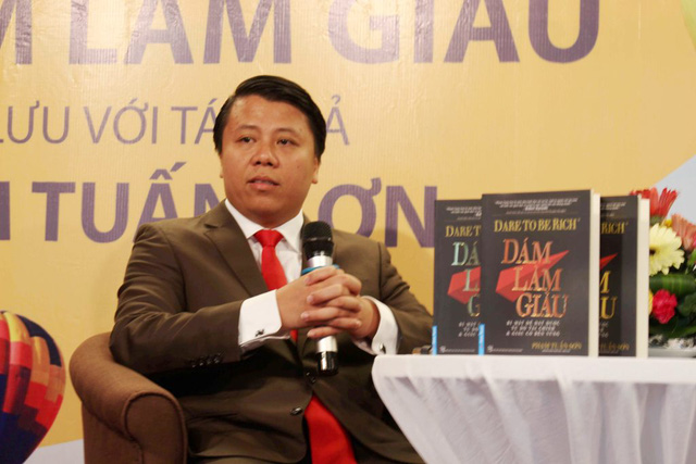 Tác giả màn ra mắt sách “rải tiền” từ khinh khí cầu xin lỗi độc giả - Ảnh 8.