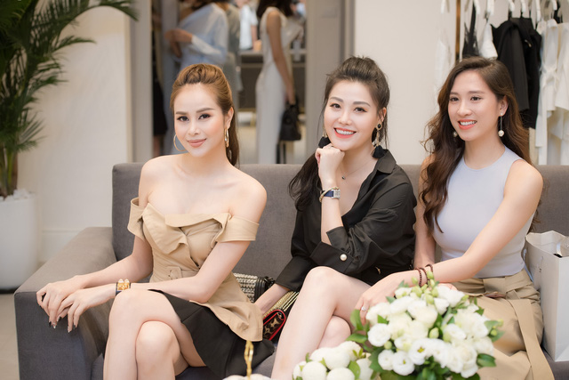 Hoa hậu Sella Trương &ldquo;đụng h&agrave;ng&rdquo; với &ldquo;mỹ nh&acirc;n VTV&rdquo; T&uacute; Anh - Ảnh 12.