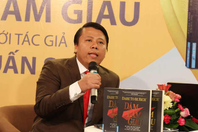 Màn “rải tiền” ở lễ ra mắt sách: Có người nhặt được gần 1 triệu đồng - Ảnh 8.