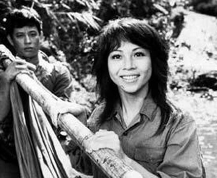 Nhan sắc khuynh thành thời trẻ của vợ ông trùm Phan Quân Người phán xử - Ảnh 15. Nhan sắc khuynh thành thời trẻ của vợ ông trùm Phan Quân Người phán xử - Ảnh 15.