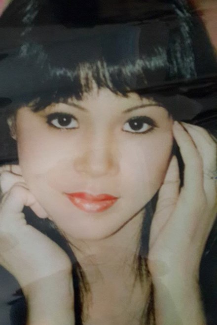 Nhan sắc khuynh thành thời trẻ của vợ ông trùm Phan Quân Người phán xử - Ảnh 19. Nhan sắc khuynh thành thời trẻ của vợ ông trùm Phan Quân Người phán xử - Ảnh 19.