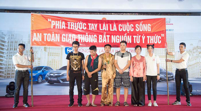 Vòng chung kết hội thi sinh viên lái xe ô tô an toàn năm 2017 - Ảnh 8.