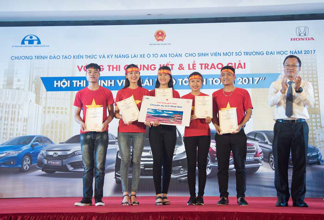 Vòng chung kết hội thi sinh viên lái xe ô tô an toàn năm 2017 - Ảnh 16.