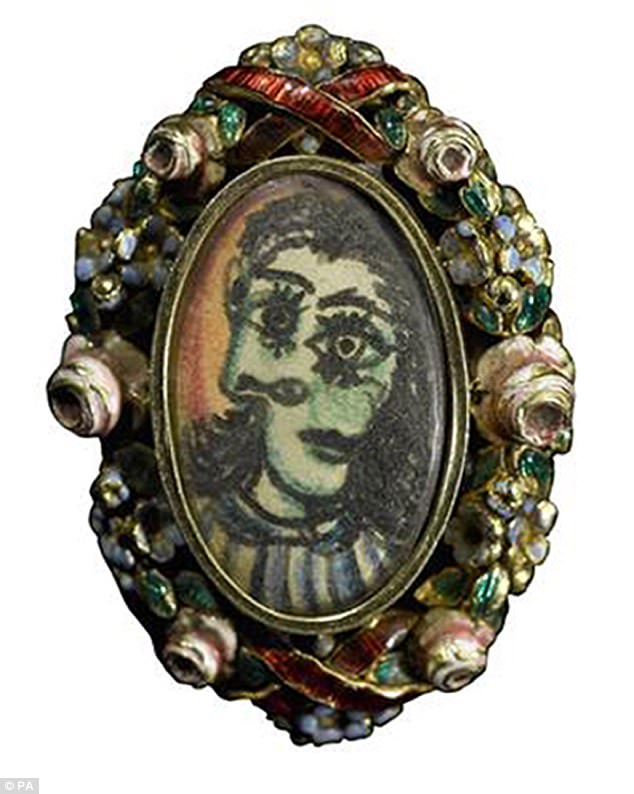 Chiếc nhẫn Picasso làm cho người tình có giá 14 tỷ đồng - Ảnh 4. Chiếc nhẫn Picasso làm cho người tình có giá 14 tỷ đồng - Ảnh 4.