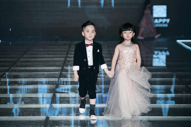 Tim - Trương Quỳnh Anh biểu diễn cùng 150 mẫu nhí sau tin đồn hôn nhân - Ảnh 8.