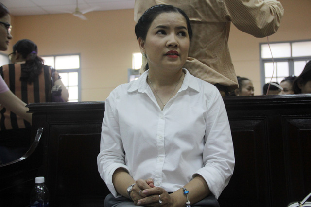 Nhiều nghệ sĩ tới tòa ủng hộ Ngọc Trinh trong vụ kiện Nhà hát kịch - Ảnh 2. Nhiều nghệ sĩ tới tòa ủng hộ Ngọc Trinh trong vụ kiện Nhà hát kịch - Ảnh 2.