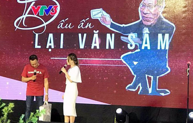 Ca sĩ Mỹ T&acirc;m h&aacute;t song ca với MC Lại Văn S&acirc;m trong tiệc chia tay - Ảnh 6.