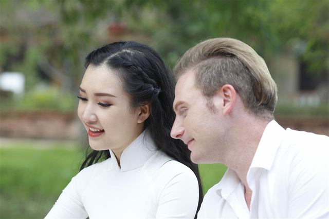 Ngẩn ngơ nhan sắc “Nàng thơ xứ Huế” Ngọc Trân khi tái xuất làm MC - Ảnh 14. Ngẩn ngơ nhan sắc “Nàng thơ xứ Huế” Ngọc Trân khi tái xuất làm MC - Ảnh 14.