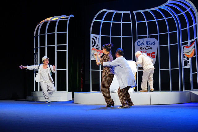 Khi NSƯT Chí Trung “mượn răng giả” đi… “ra mắt bố vợ” - Ảnh 24.