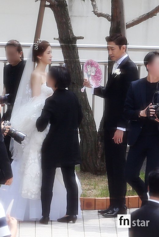Eric Mun điển trai sánh đôi bên cô dâu trẻ đẹp trong ngày cưới - Ảnh 10. Eric Mun điển trai sánh đôi bên cô dâu trẻ đẹp trong ngày cưới - Ảnh 10.