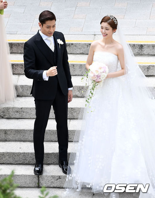Eric Mun điển trai sánh đôi bên cô dâu trẻ đẹp trong ngày cưới - Ảnh 14. Eric Mun điển trai sánh đôi bên cô dâu trẻ đẹp trong ngày cưới - Ảnh 14.