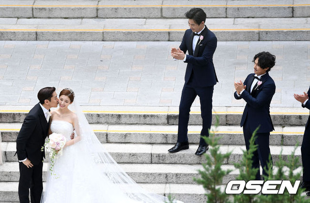 Eric Mun điển trai sánh đôi bên cô dâu trẻ đẹp trong ngày cưới - Ảnh 16. Eric Mun điển trai sánh đôi bên cô dâu trẻ đẹp trong ngày cưới - Ảnh 16.