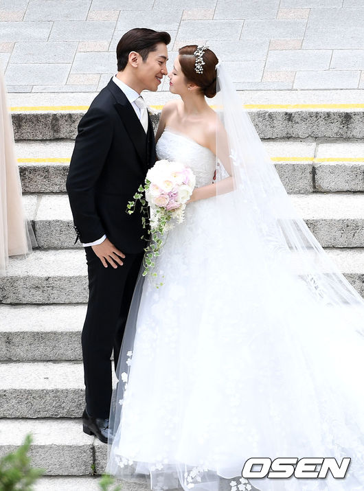 Eric Mun điển trai sánh đôi bên cô dâu trẻ đẹp trong ngày cưới - Ảnh 18. Eric Mun điển trai sánh đôi bên cô dâu trẻ đẹp trong ngày cưới - Ảnh 18.