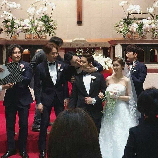 Eric Mun điển trai sánh đôi bên cô dâu trẻ đẹp trong ngày cưới - Ảnh 40. Eric Mun điển trai sánh đôi bên cô dâu trẻ đẹp trong ngày cưới - Ảnh 40.