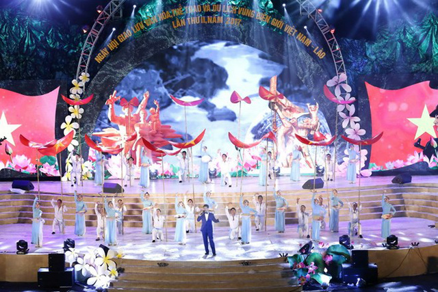 Ngày hội giao lưu văn hóa, thể thao và du lịch Việt-Lào - Ảnh 4. Ngày hội giao lưu văn hóa, thể thao và du lịch Việt-Lào - Ảnh 4.