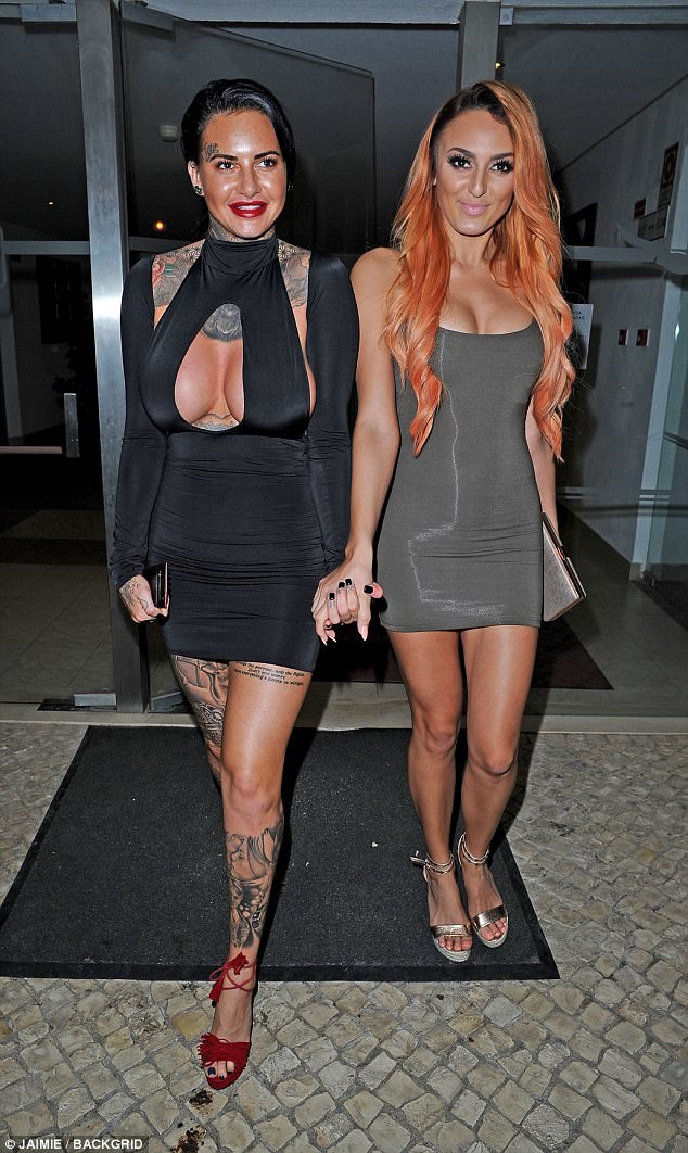 Người đẹp xăm trổ diện &aacute;o tắm bốc lửa - Ảnh 10.