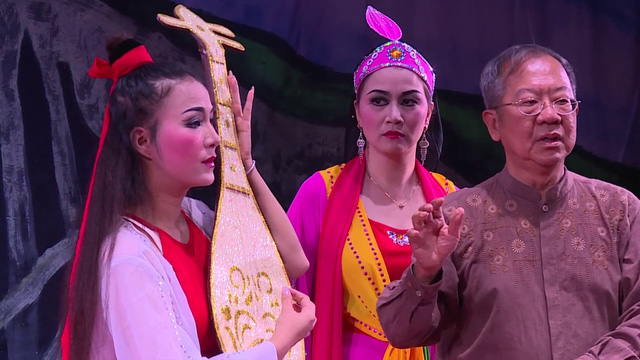 Lần đầu tiên tuồng Việt Nam được dàn dựng bởi đạo diễn Singapore - Ảnh 4.