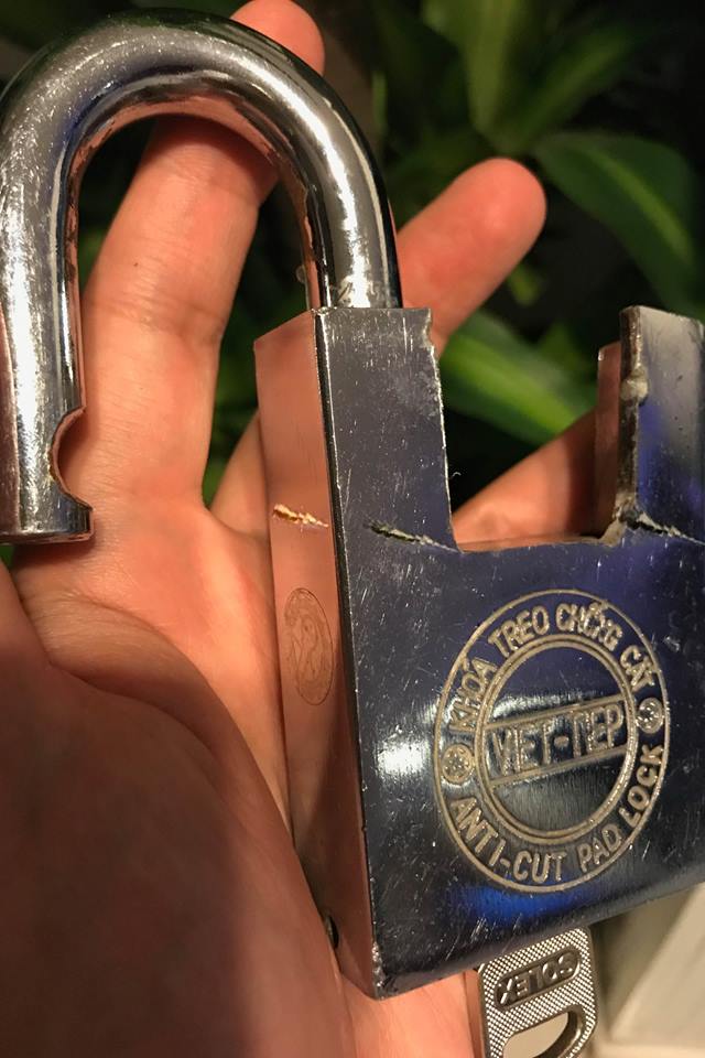 Nathan Lee bị trộm bẻ khóa nhà khi đang đi từ thiện cùng em gái - Ảnh 8. Nathan Lee bị trộm bẻ khóa nhà khi đang đi từ thiện cùng em gái - Ảnh 8.