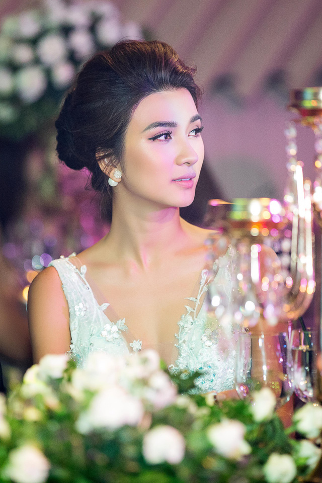 Kim Tuyến khoe ngực đầy, bỏ mặc lùm xùm với vợ cũ Huy Khánh - Ảnh 10. Kim Tuyến khoe ngực đầy, bỏ mặc lùm xùm với vợ cũ Huy Khánh - Ảnh 10.