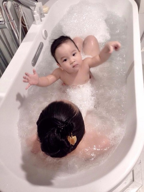 Mỹ nhân Việt khoe ảnh nude trong bồn tắm: Sự thật ngã ngửa - Ảnh 40.