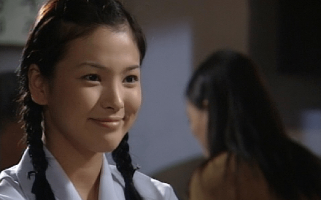 H&agrave;nh tr&igrave;nh nhan sắc của Song Hye Kyo trong 20 năm tham gia l&agrave;ng giải tr&iacute; - Ảnh 6.