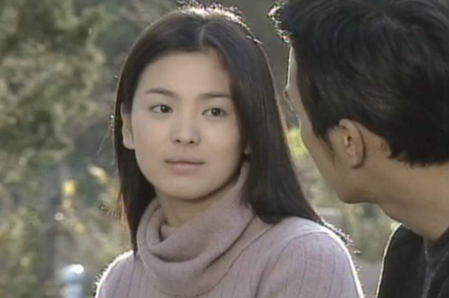 H&agrave;nh tr&igrave;nh nhan sắc của Song Hye Kyo trong 20 năm tham gia l&agrave;ng giải tr&iacute; - Ảnh 8.