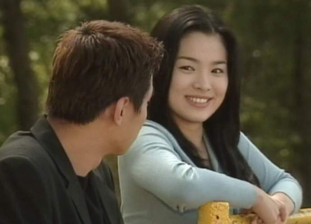 H&agrave;nh tr&igrave;nh nhan sắc của Song Hye Kyo trong 20 năm tham gia l&agrave;ng giải tr&iacute; - Ảnh 10.