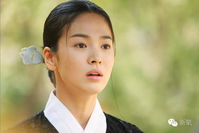 H&agrave;nh tr&igrave;nh nhan sắc của Song Hye Kyo trong 20 năm tham gia l&agrave;ng giải tr&iacute; - Ảnh 36.