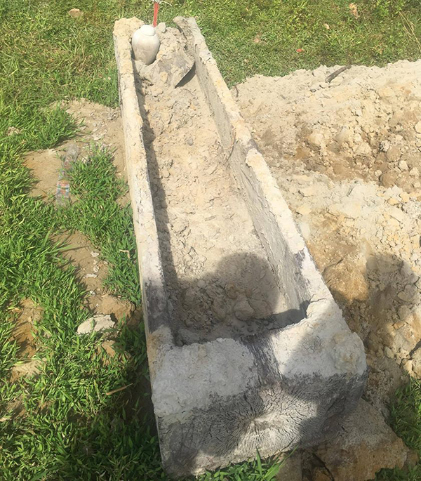 Phát hiện ngôi mộ cổ độc mộc chứa nhiều bình gốm - Ảnh 2. Phát hiện ngôi mộ cổ độc mộc chứa nhiều bình gốm - Ảnh 2.