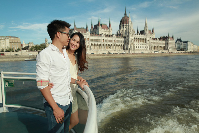 Vợ chồng Dương Thùy Linh tình tứ đi “trăng mật” lại sau 7 năm - Ảnh 18. Vợ chồng Dương Thùy Linh tình tứ đi “trăng mật” lại sau 7 năm - Ảnh 18.
