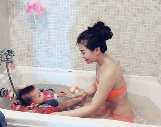 Thủy Tiên mong ước tuổi già giản dị bên Công Vinh, Trấn Thành thương vợ vì scandal - Ảnh 22. Thủy Tiên mong ước tuổi già giản dị bên Công Vinh, Trấn Thành thương vợ vì scandal - Ảnh 22.